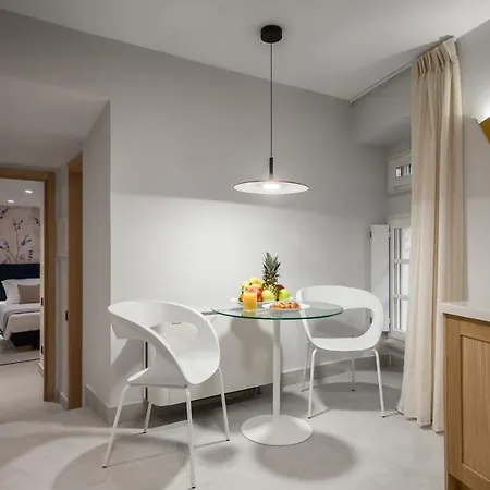 New York Luxury アパートホテル コルフ島