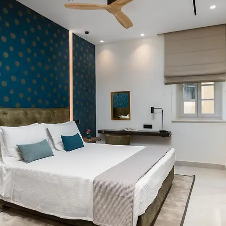 New York Luxury アパートホテル 4*