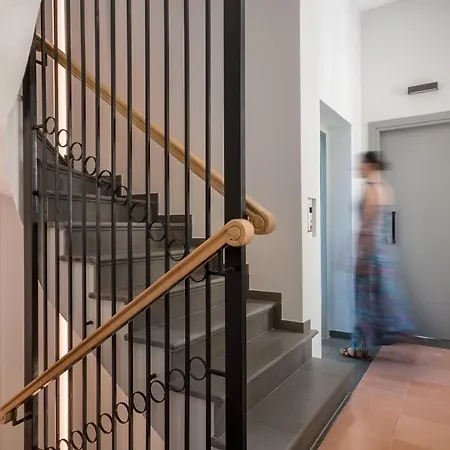 New York Luxury Aparthotel 4*